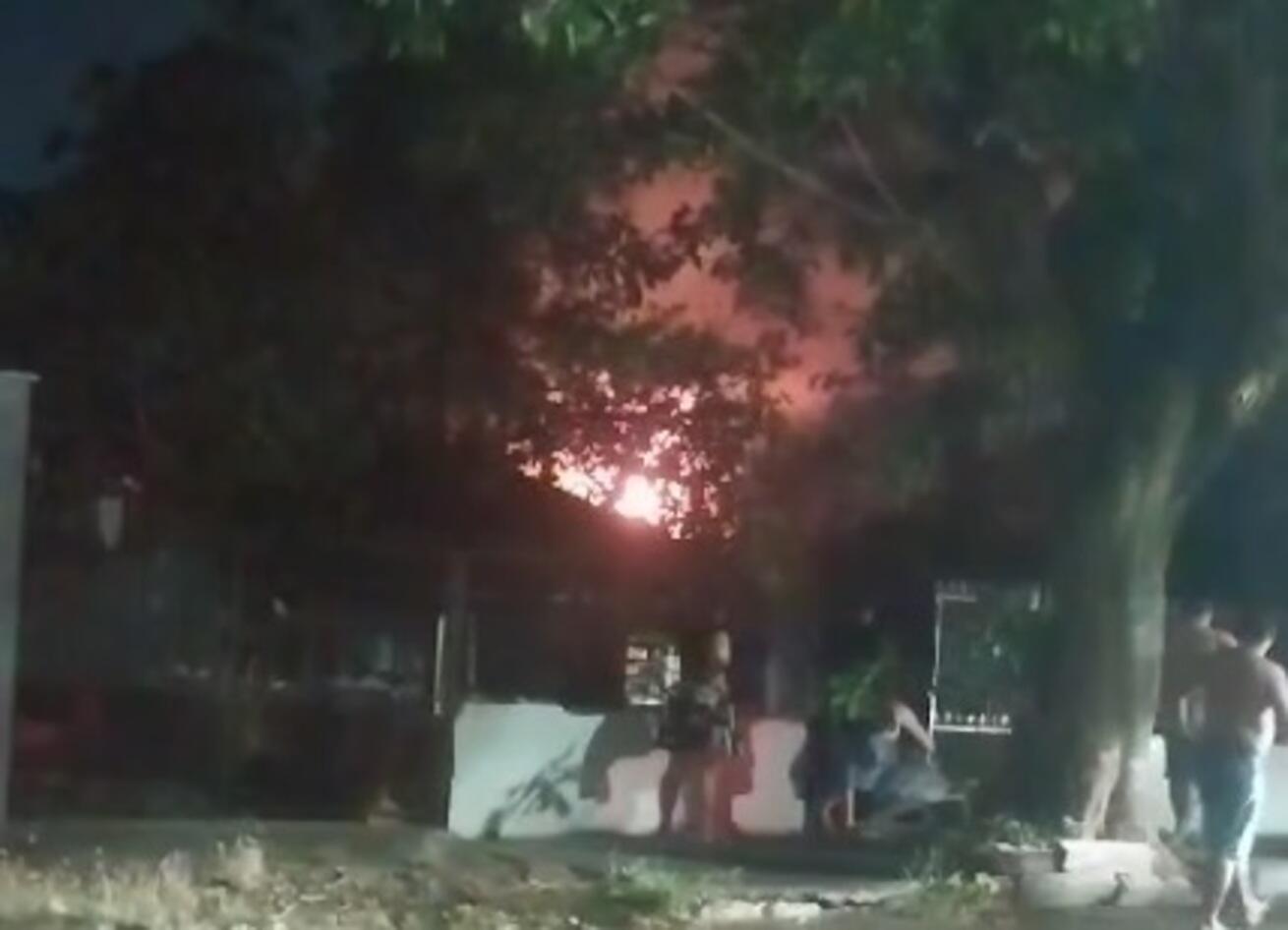 video:-incendio-destroi-casa-no-bairro-amambai
