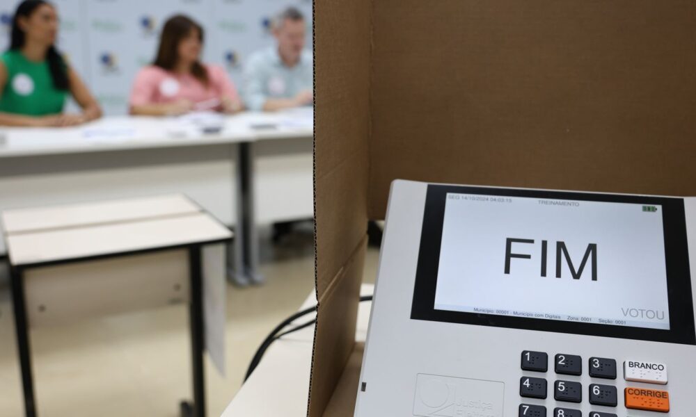 tse-realiza-cerimonia-para-verificar-integridade-do-sistema-eleitoral