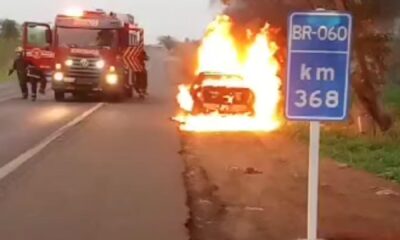 incendio-destroi-carro-abandonado-nas-margens-da-br-060-em-campo-grande