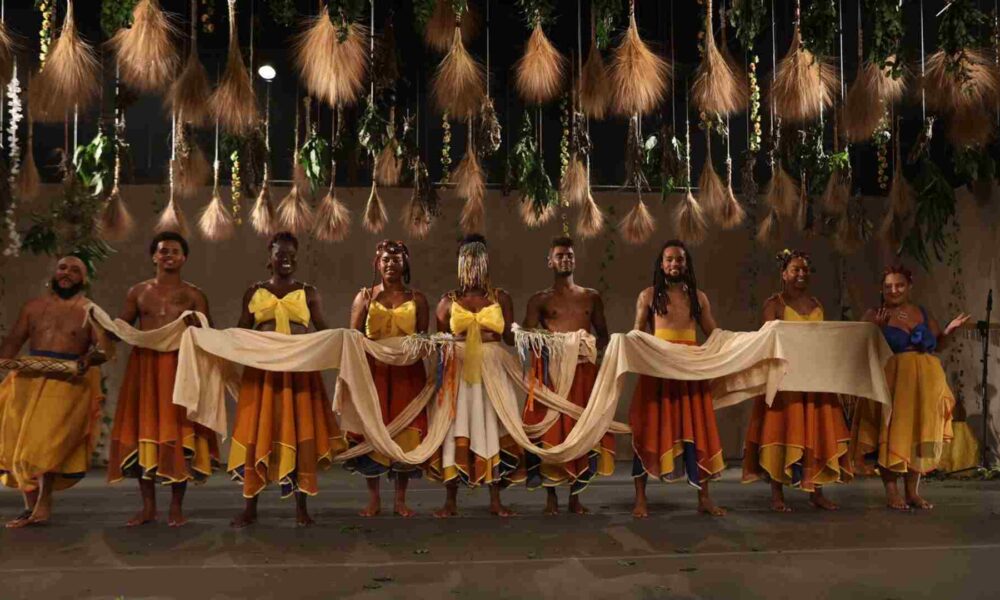 grupo-negao-encanta-publico-em-espetaculo-da-'semana-pra-danca-2024'