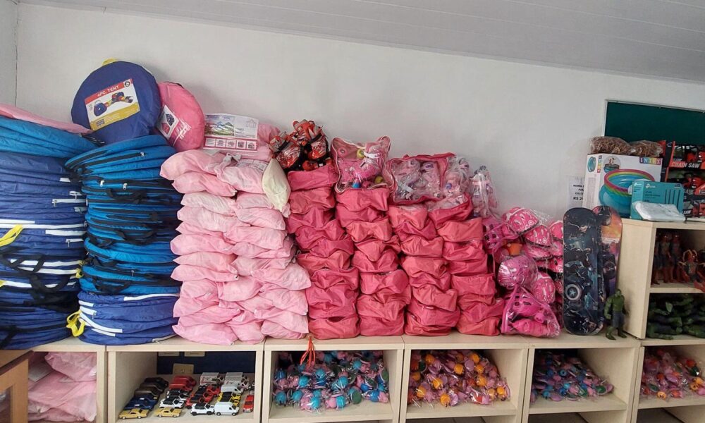 dia-das-criancas:-instituto-luther-king-promove-bazar-com-itens-da-receita-federal