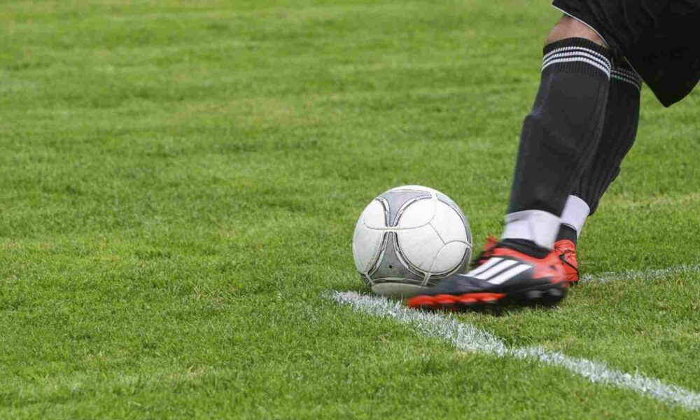 em-meio-a-crise-entre-jogadores-e-bielsa,-uruguai-joga-mal-e-perde-para-o-ex-lanterna-peru