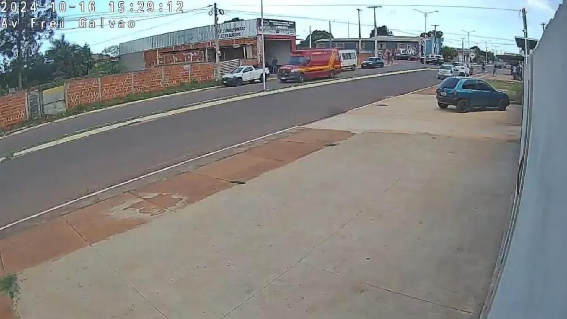 video:-motorista-atropela-tia-e-menino-em-bicicleta-eletrica-e-jovem-tem-parte-da-orelha-dilacerada