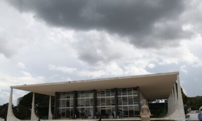 dino-suspende-regra-sobre-aposentadoria-de-policiais-homens-e-mulheres