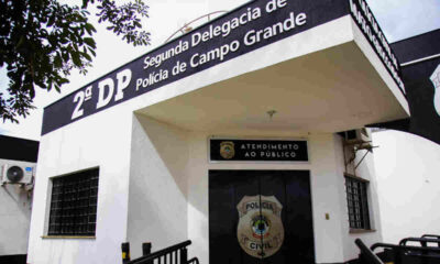 mulher-e-obrigada-a-entrar-em-carro-de-agiota,-agredida-e-tem-arma-apontada-para-a-cabeca-em-campo-grande