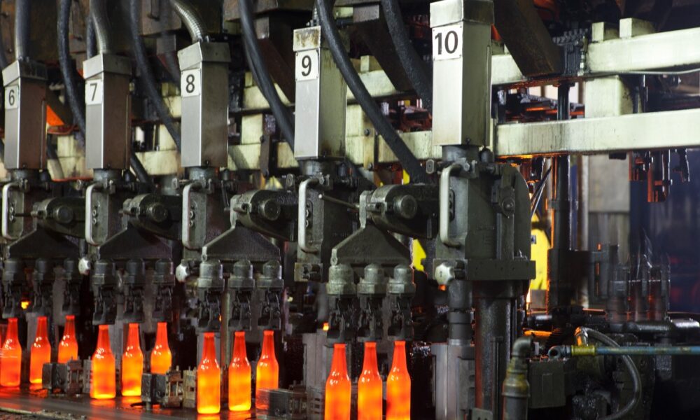 ambev:-dados-da-heineken-indicam-maior-competicao-no-setor;-como-afeta-abev3?