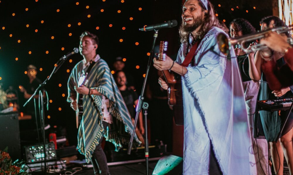 nestor-lo-y-los-caminantes-e-atracao-internacional-do-festop-ii-edicao-|-portal-prefeitura-de-dourados