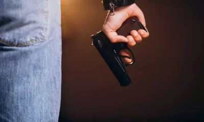 flagrado-com-espingarda,-revolver-e-pistola-disse-que-armas-sao-herancas-e-tentava-vende-las