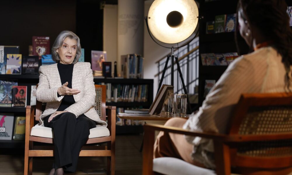 ministra-carmen-lucia-e-tv-brasil-sao-alvos-de-noticias-falsas