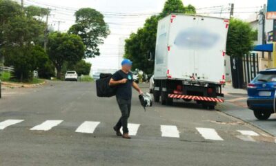 motoentregador-avanca-sinal-vermelho-e-atinge-t-cross-em-cruzamento-com-a-rua-ceara