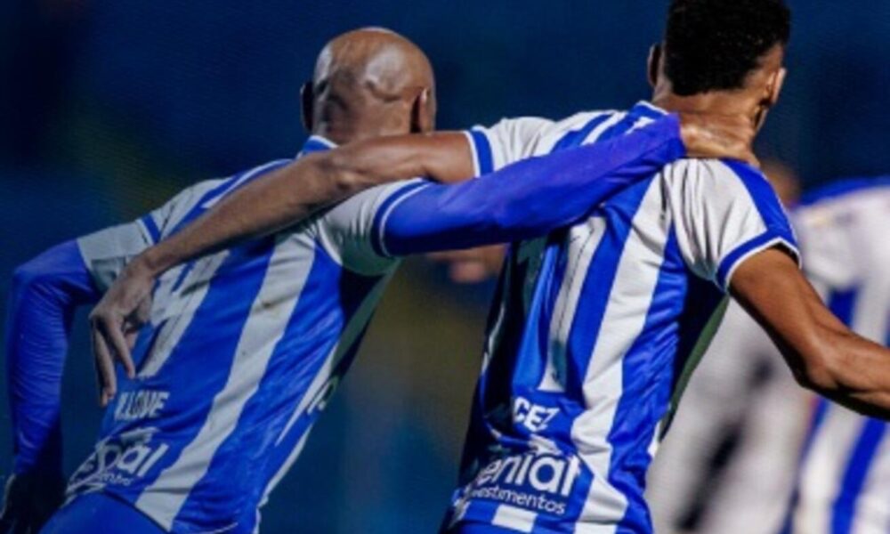 avai-vence-a-rebaixada-ponte-preta-em-jogo-morno-na-despedida-da-serie-b