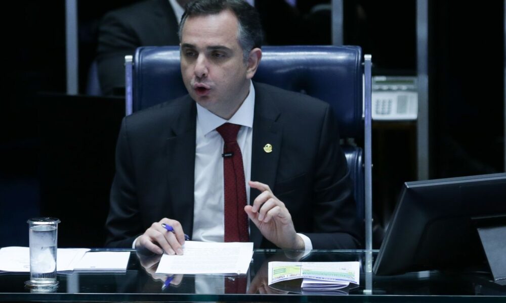 apos-alta-do-dolar,-pacheco-condiciona-isencao-do-ir-a-situacao-fiscal