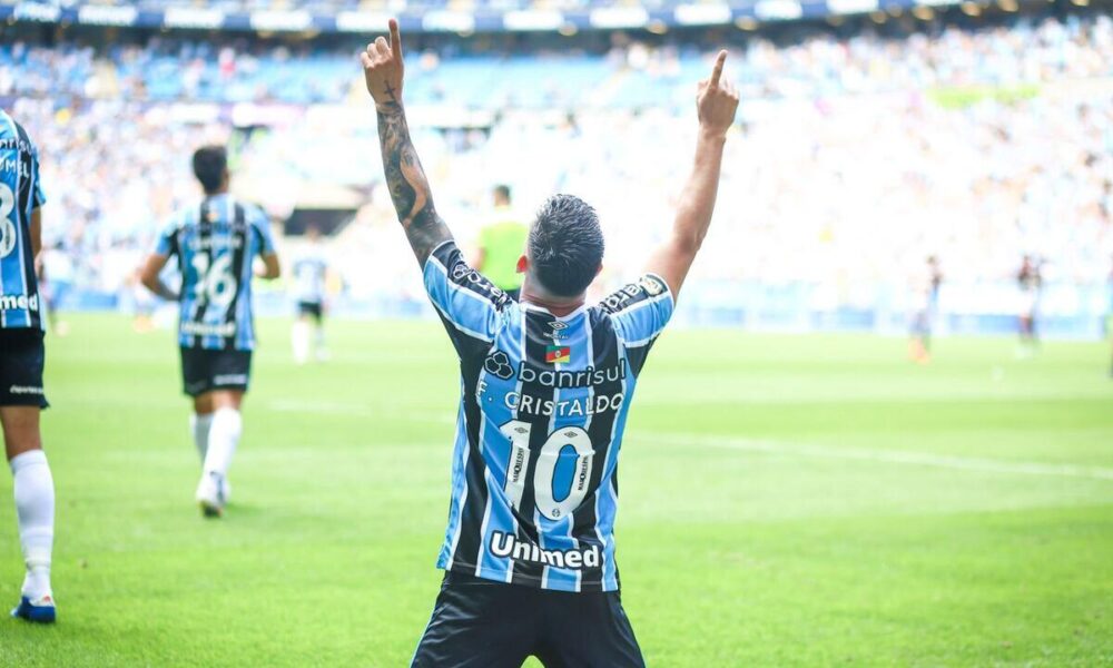 sao-paulo-ativa-modo-ferias,-faz-jogo-sonolento-e-perde-do-gremio-no-brasileirao
