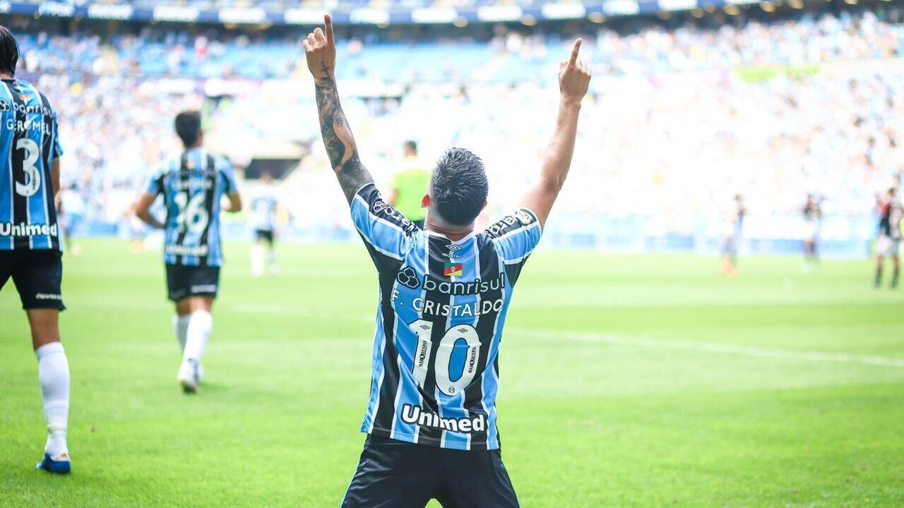 sao-paulo-ativa-modo-ferias,-faz-jogo-sonolento-e-perde-do-gremio-no-brasileirao