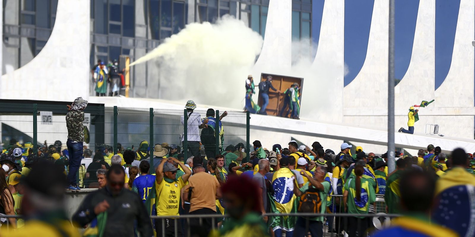 stf-ja-condenou-310-pessoas-por-atos-golpistas-em-8-de-janeiro