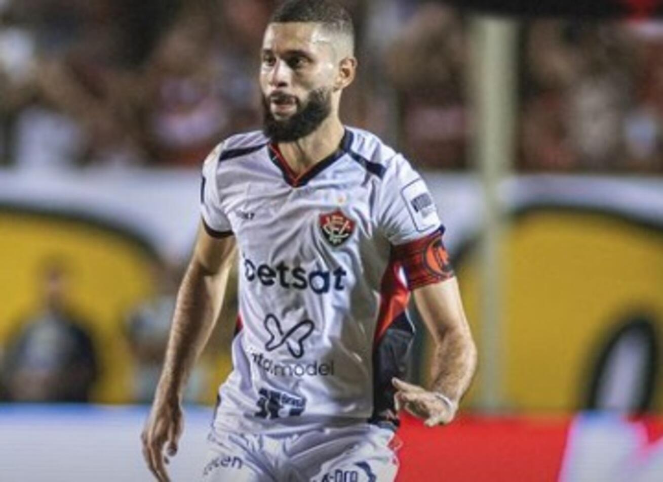 vitoria-e-gremio-empatam-em-duelo-direto-na-busca-por-vaga-na-sul-americana