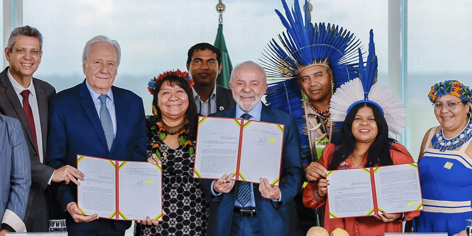 presidente-lula-assina-demarcacao-de-terra-indigena-na-paraiba