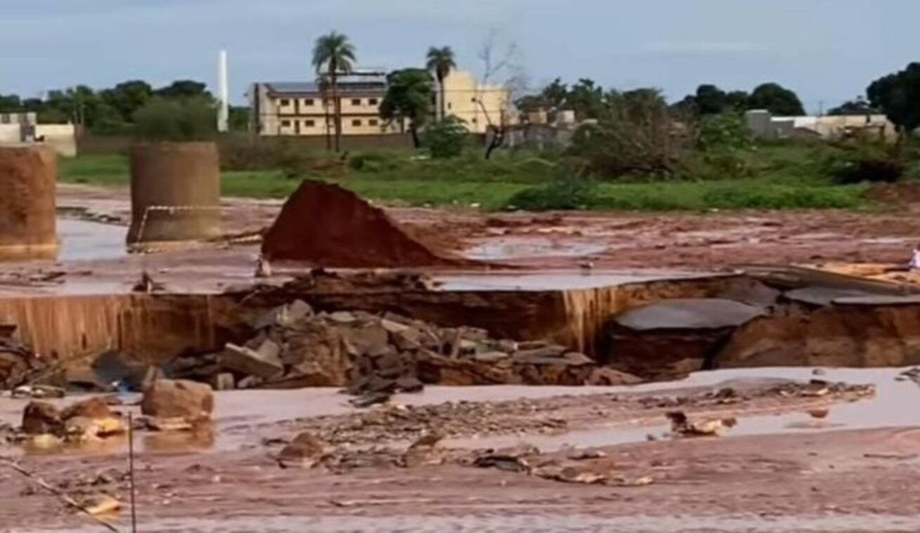 forte-chuva-abre-cratera-em-avenida-de-tres-lagoas
