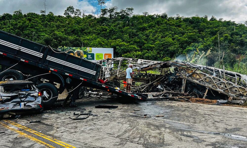 corpos-de-vitimas-de-acidente-em-mg-serao-levados-ao-iml-de-bh