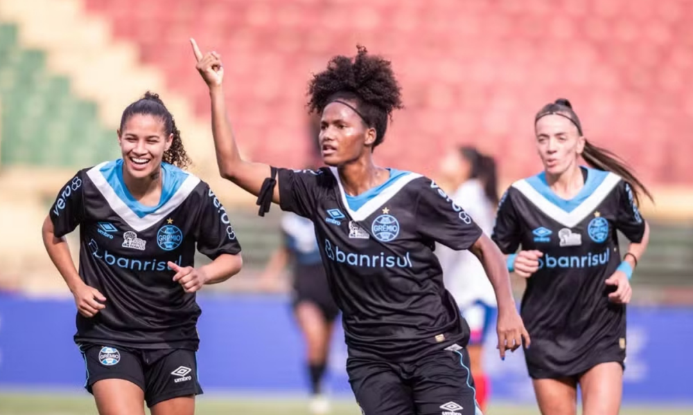 nos-penaltis,-gurias-gremistas-vencem-o-bahia-e-conquistam-trofeu-da-brasil-ladies-cup