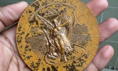 atletas-franceses-mostram-pessimo-estado-das-medalhas-conquistadas-nos-jogos-de-paris