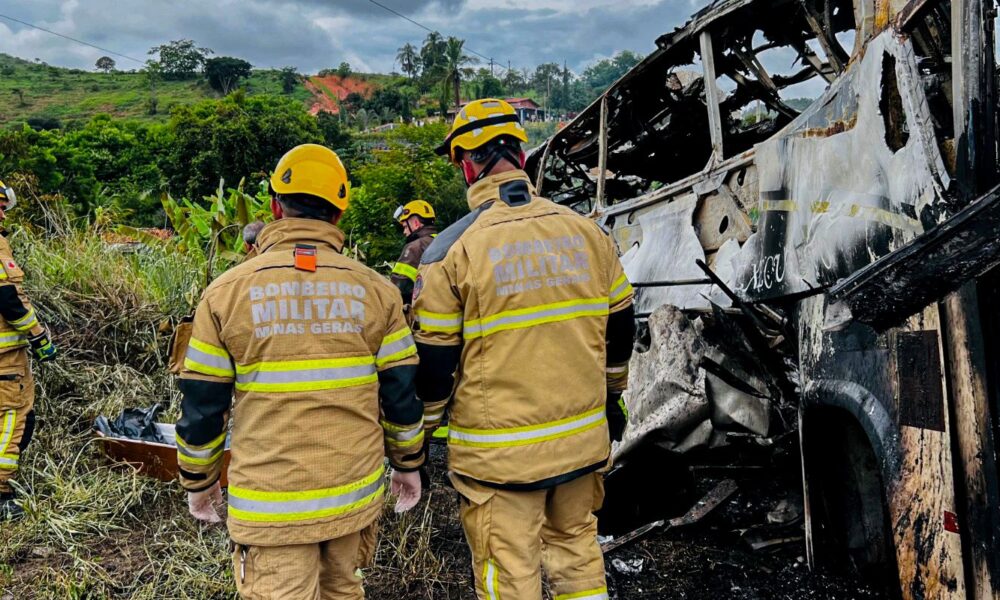 policia-identifica-26-das-41-vitimas-do-acidente-em-teofilo-otoni