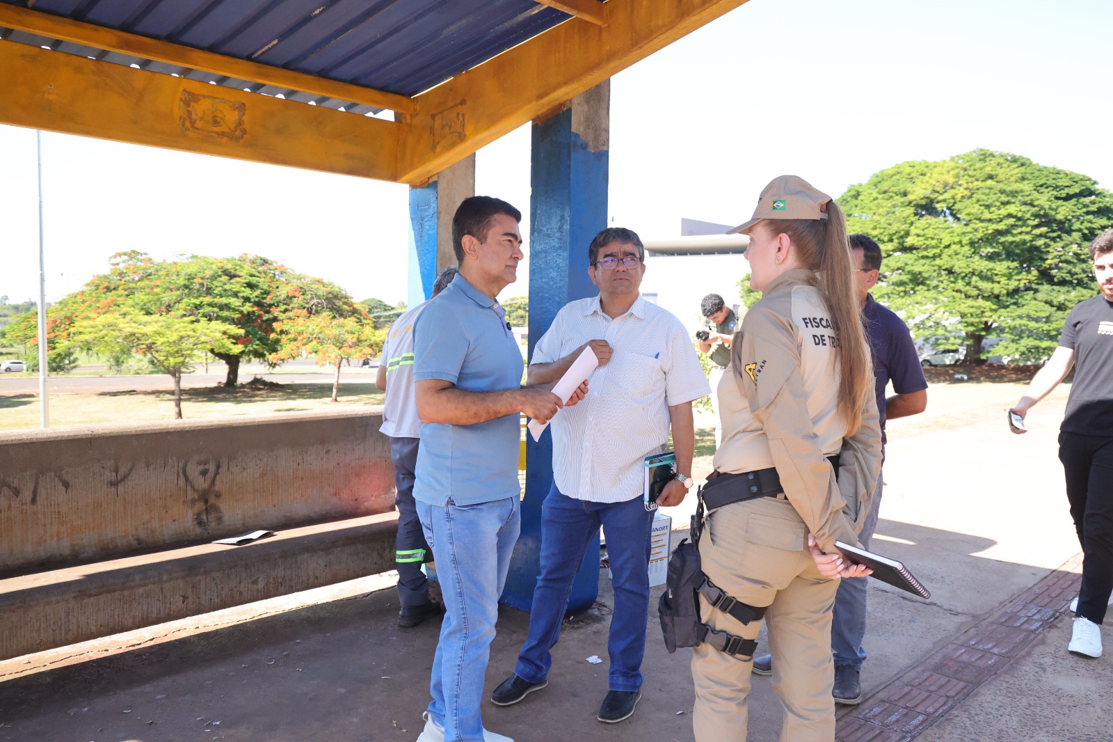 prefeitura-inicia-revitalizacao-de-pontos-de-onibus-e-melhorias-na-sinalizacao-proximo-a-escolas-|-portal-prefeitura-de-dourados