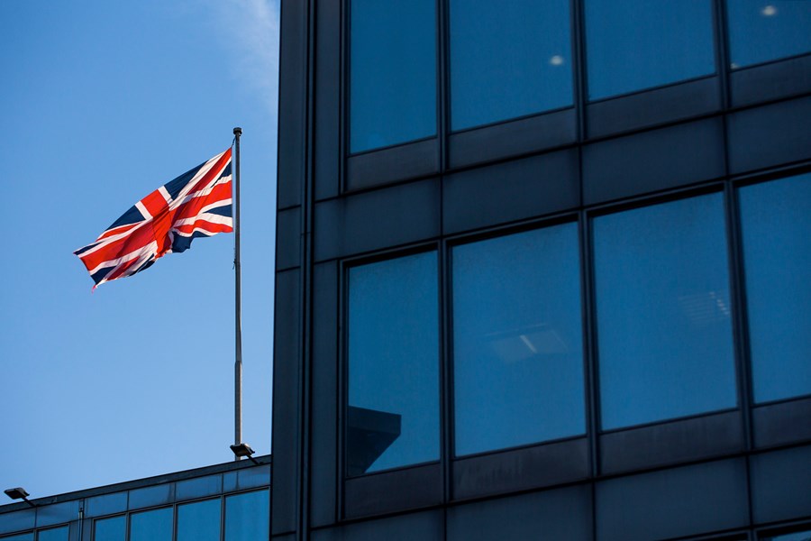 investidores-do-reino-unido-se-preparam-para-nova-queda-de-8%-da-libra