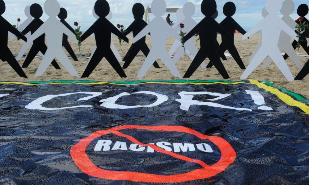 dpu-propoe-rever-homenagens-a-personalidades-com-posicoes-racistas