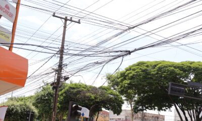 prefeitura-aciona-operadoras-contra-emaranhados-de-fios-nos-postes-–-portal-prefeitura-de-dourados