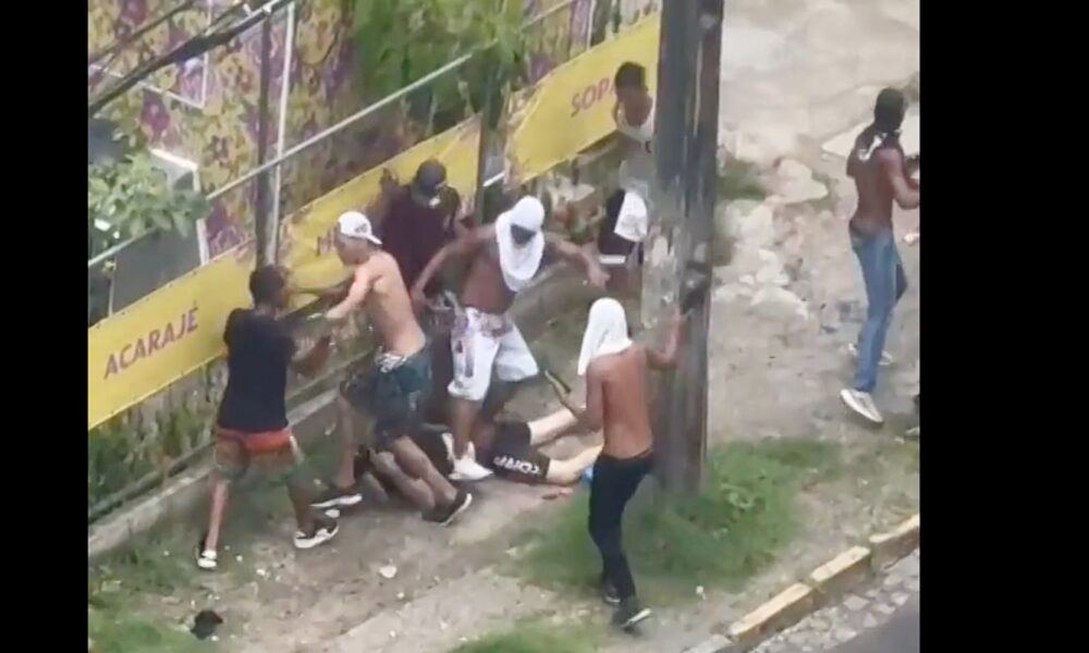confronto-entre-torcidas-no-recife-deixa-feridos-e-destruicao-nas-ruas