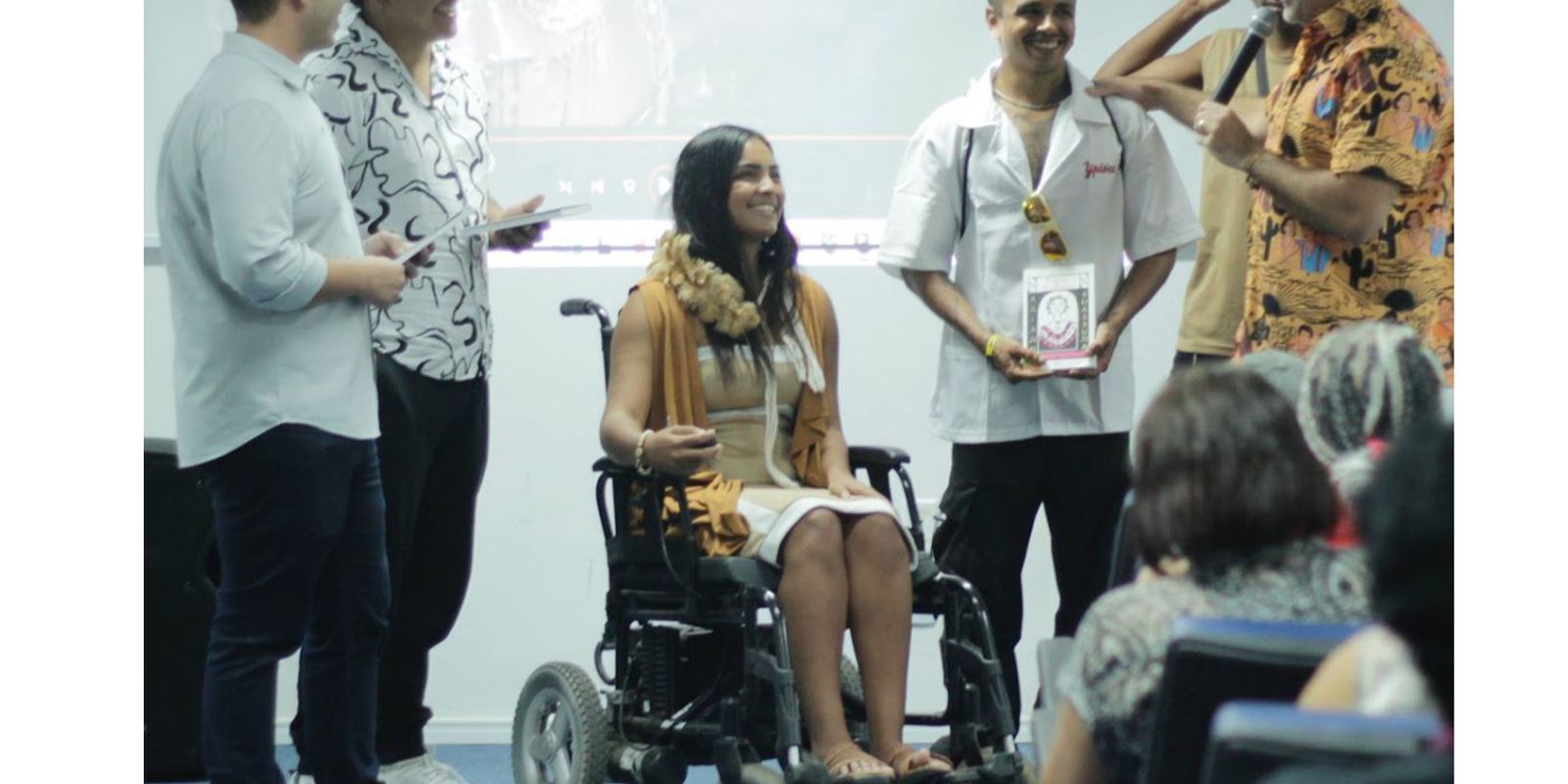 indigena-cadeirante-usa-arte-para-mobilizar-periferia-em-pernambuco