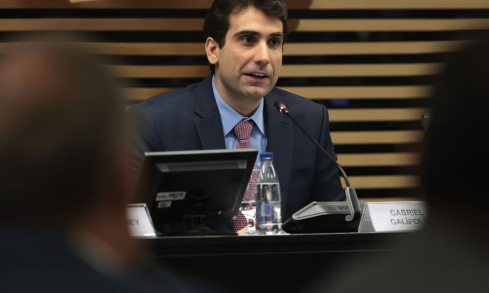 brasil-deve-sofrer-menos-que-outros-paises-com-tarifas,-diz-galipolo