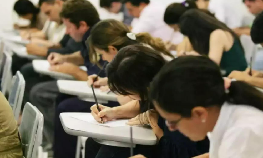 com-salario-de-ate-r$-4-mil,-inscricoes-para-concurso-do-conselho-regional-de-farmacia-seguem-abertas