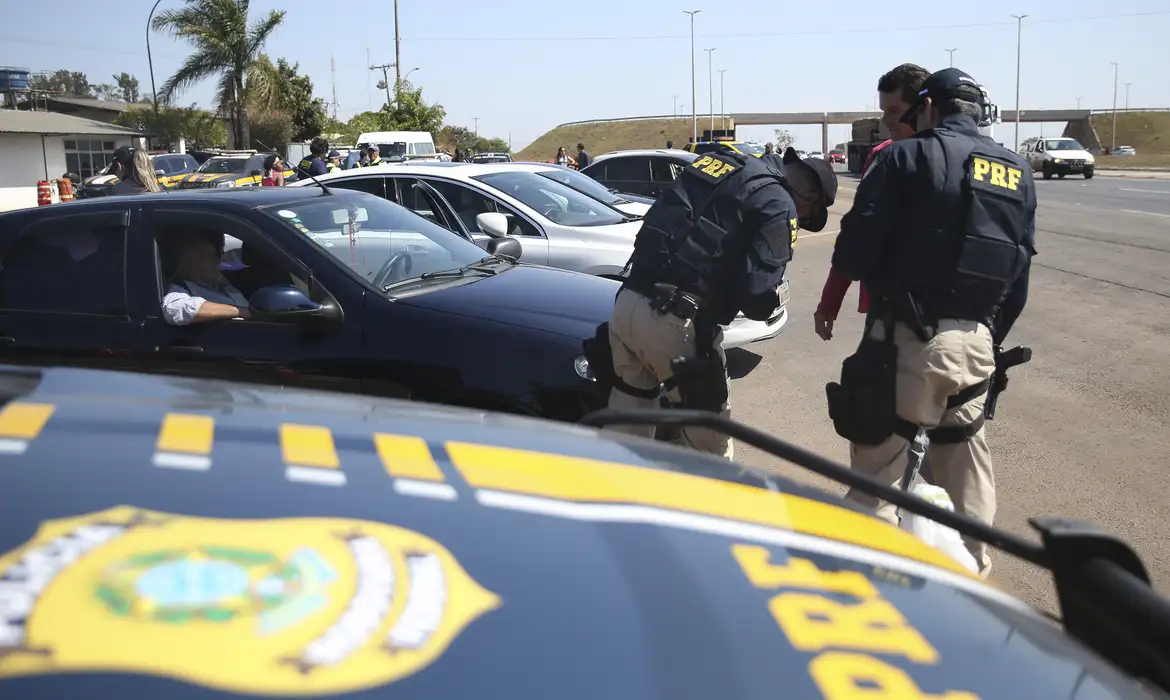 prf-e-receita-federal-apreendem-carga-de-mercadorias-estrangeiras-em-ms-–-folha-de-dourados-–-noticias-de-dourados-ms-e-regiao