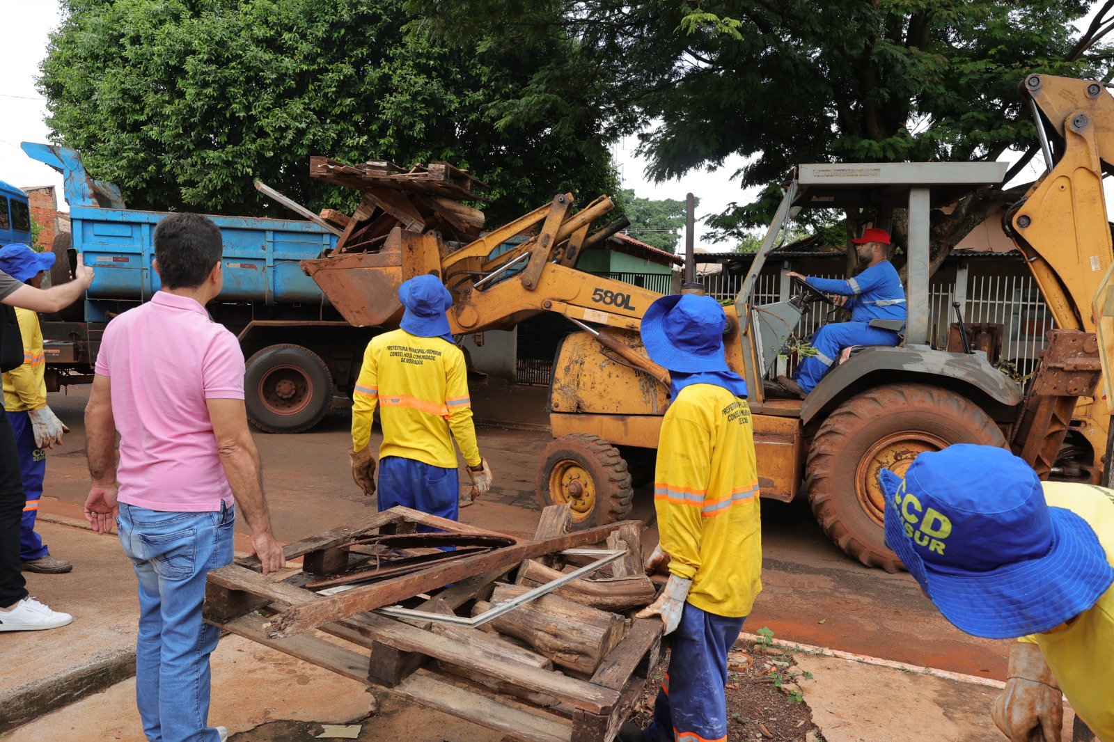 prefeitura-finaliza-mutirao-no-canaa-i-e-ccz-alerta-que-limpeza-afasta-escorpioes-e-doencas-–-portal-prefeitura-de-dourados