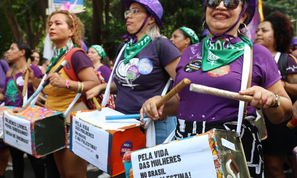 sp:-mulheres-protestam-por-direito-ao-aborto-e-pelo-fim-da-escala-6×1