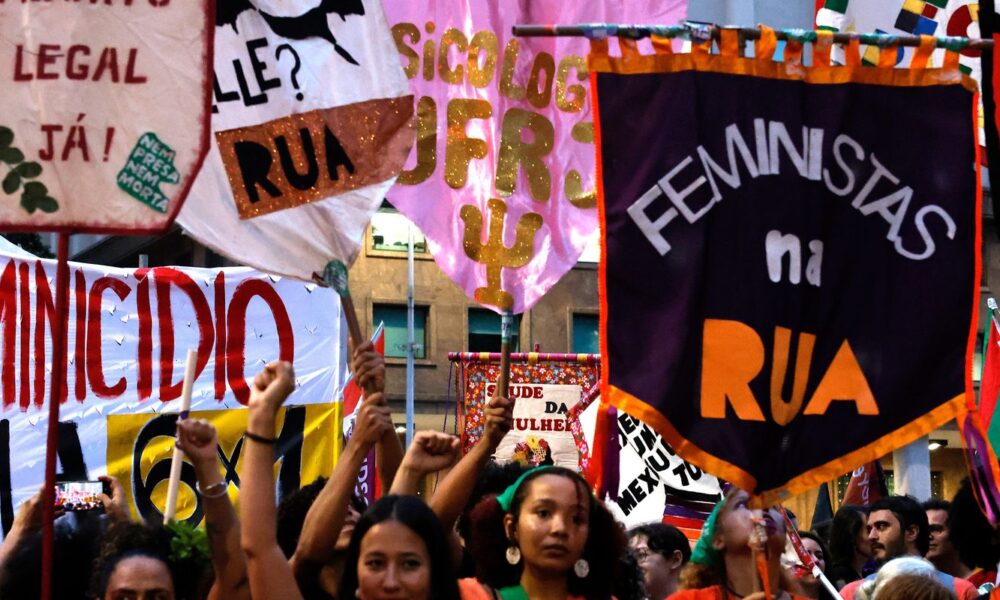 dia-internacional-da-mulher-no-rio-pede-igualdade-e-fim-da-escala-6×1