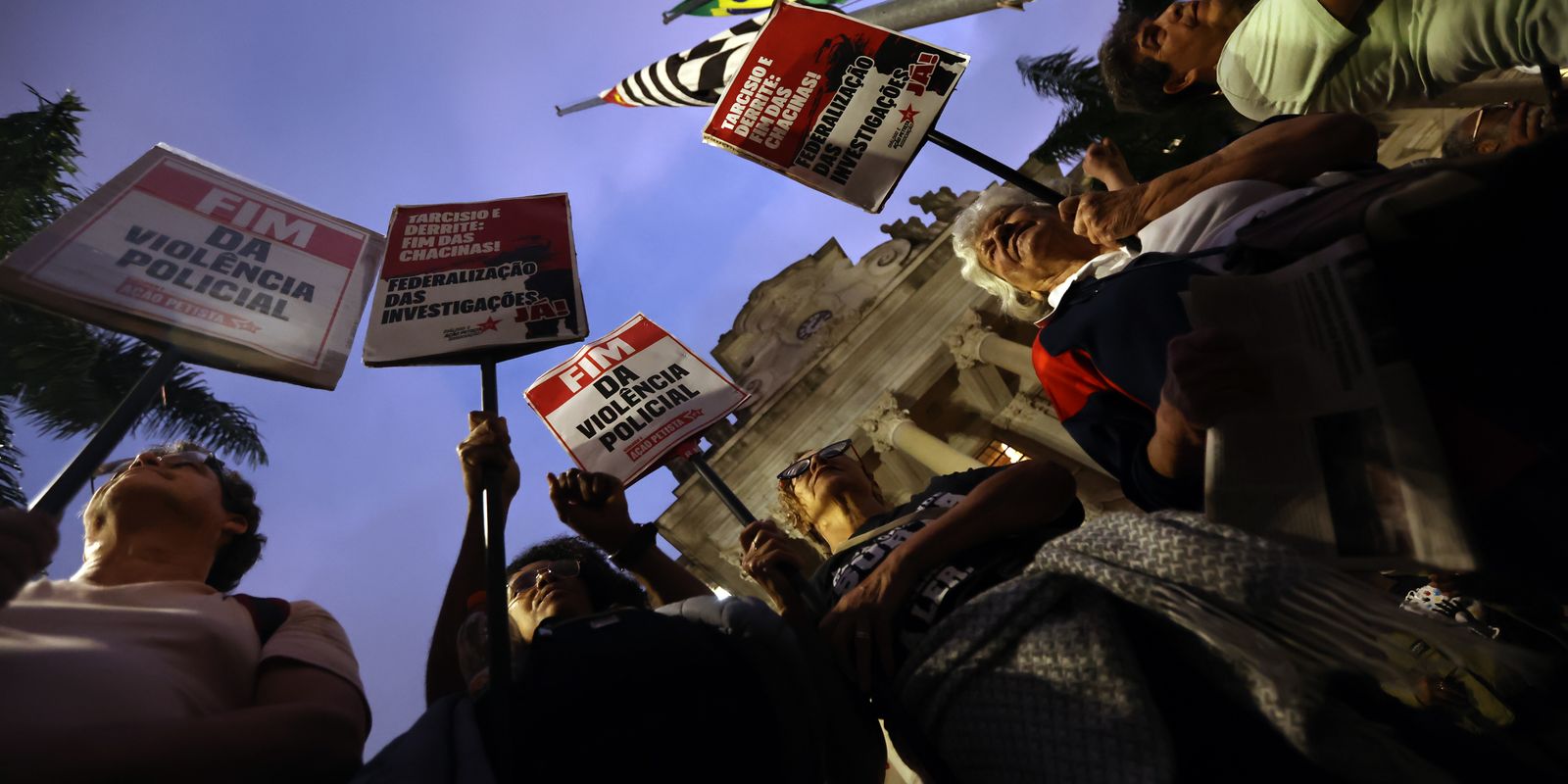 atos-no-rj-e-em-sp-protestam-contra-racismo-e-violencia-policial
