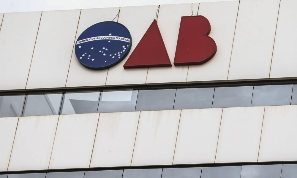 oab-rj-pede-a-exclusao-de-advogado-por-ataques-racistas-contra-juiza