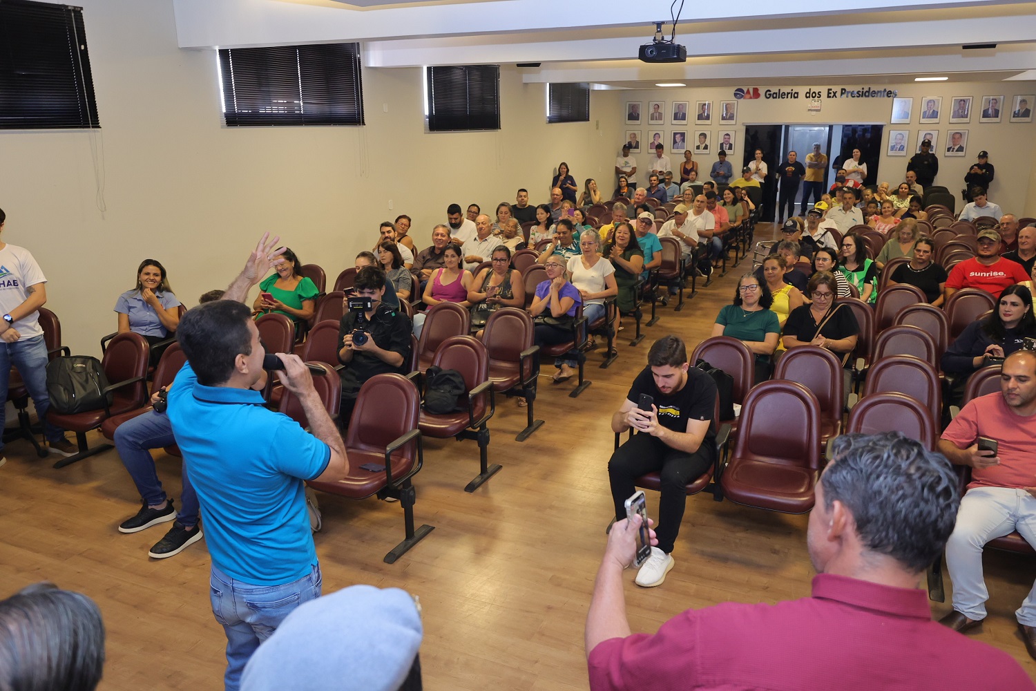 prefeitura-entrega-130-titulos-de-propriedade-e-lanca-programa-que-garante-moradia-digna-–-portal-prefeitura-de-dourados