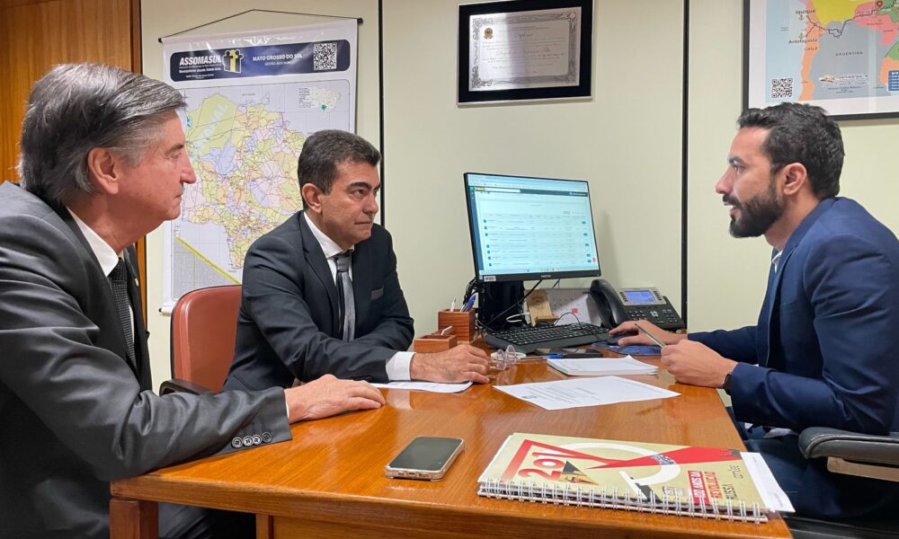 no-ministerio-da-educacao,-marcal-entrega-projetos-para-construir-escolas-e-ceims-–-portal-prefeitura-de-dourados