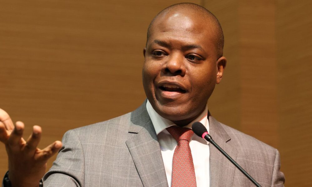 carmen-lucia-da-15-dias-para-silvio-almeida-explicar-acusacao-a-me-too