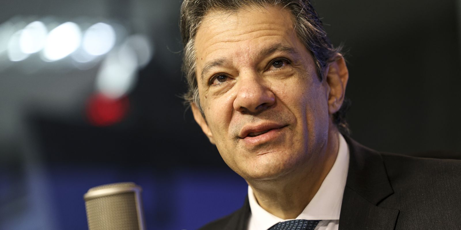 governo-brasileiro-espera-ser-poupado-de-tarifaco-de-trump