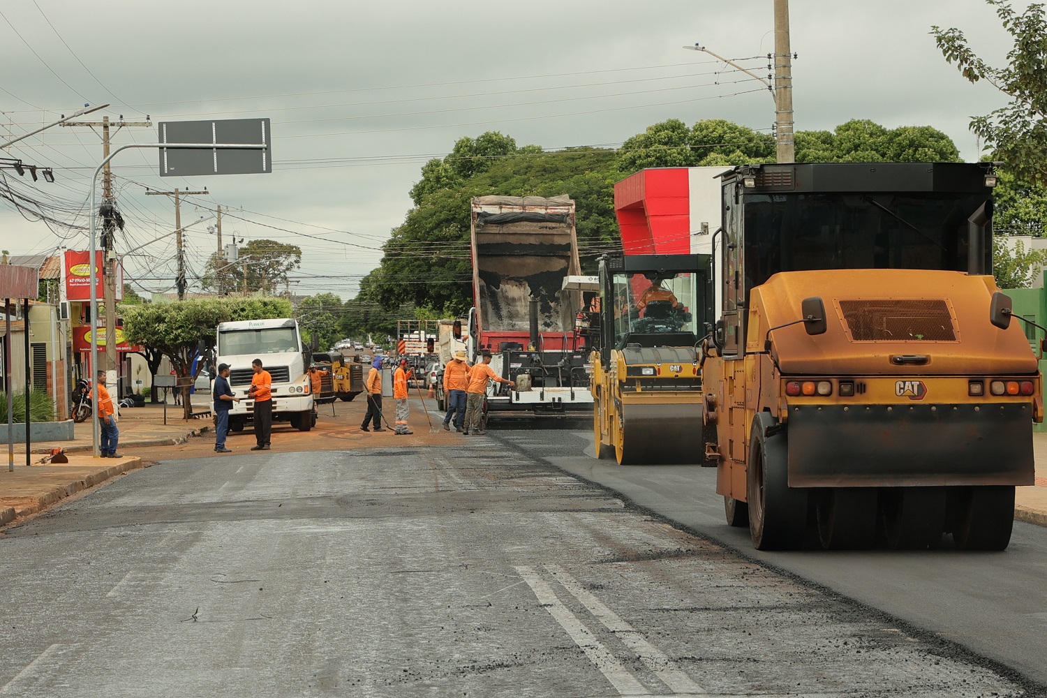 prefeitura-e-governo-do-estado-iniciam-recapeamento-historico-no-jardim-agua-boa-–-portal-prefeitura-de-dourados