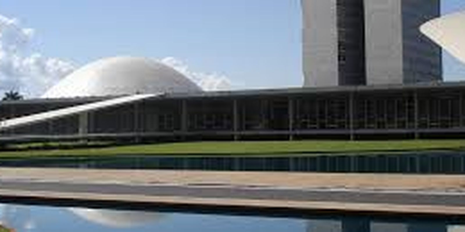 senado-aprova-retaliacao-comercial-as-vesperas-de-tarifaco-de-trump