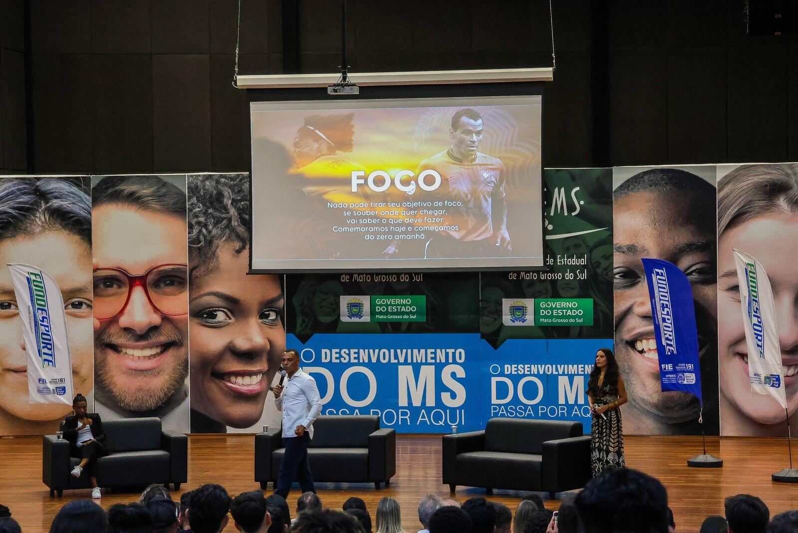 lendas-da-selecao,-cafu-e-pretinha-falam-sobre-superacao-durante-palestra-em-campo-grande