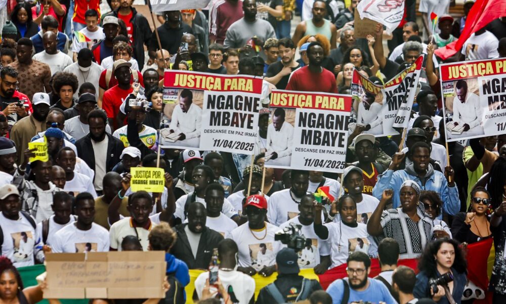 ato-em-sao-paulo-pede-justica-no-caso-de-senegales-morto por-pm