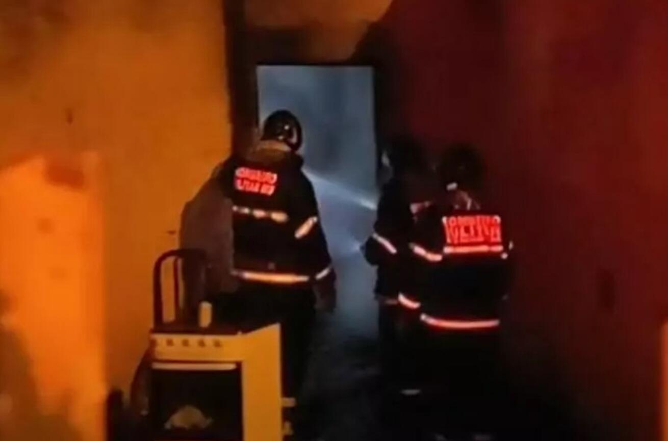 incendio-repentino-destroi-casa-em-tres-lagoas