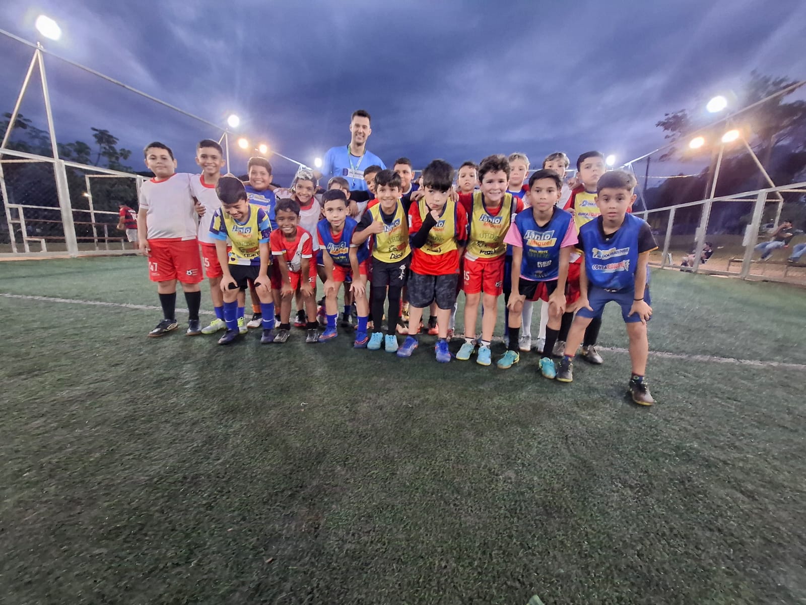 futsal-masculino-e-feminino-deram-o-tom-na-abertura-da-1a-festa-da-pascoa-–-portal-prefeitura-de-dourados